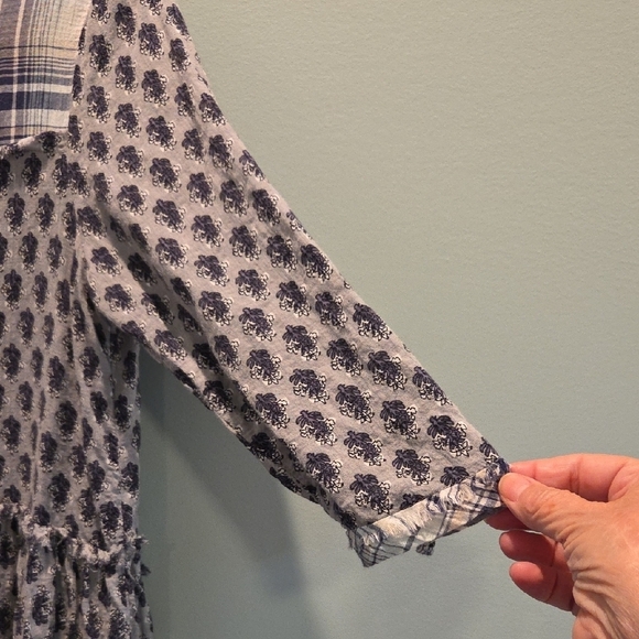 ODDY Tiered Button Down Tunic Raw Edge High Low Hem Gray And Blue Women's Small - Picture 5 of 12